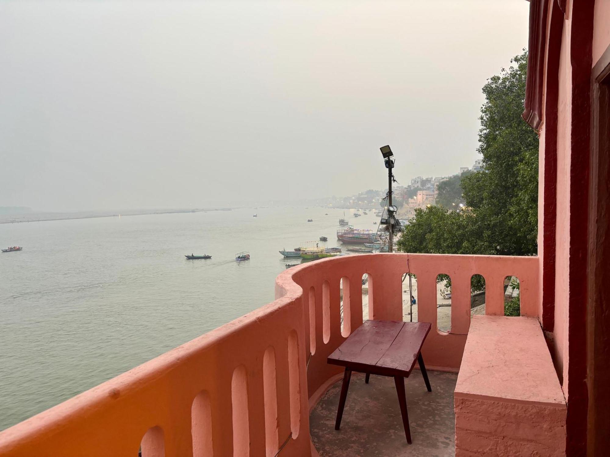 Vintage River Homestay Варанаси Экстерьер фото